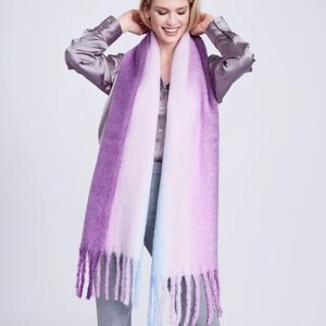 New with Tags Pia Rossini Blanket Scarf